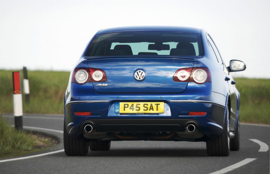  Volkswagen Passat R36 2008 года  (UK) (фото 13 из 14)